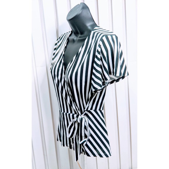 Womens LILY WHITE Peplum Belt Wrap Top Black White Vertical Stripes Size Small - Picture 5 of 8
